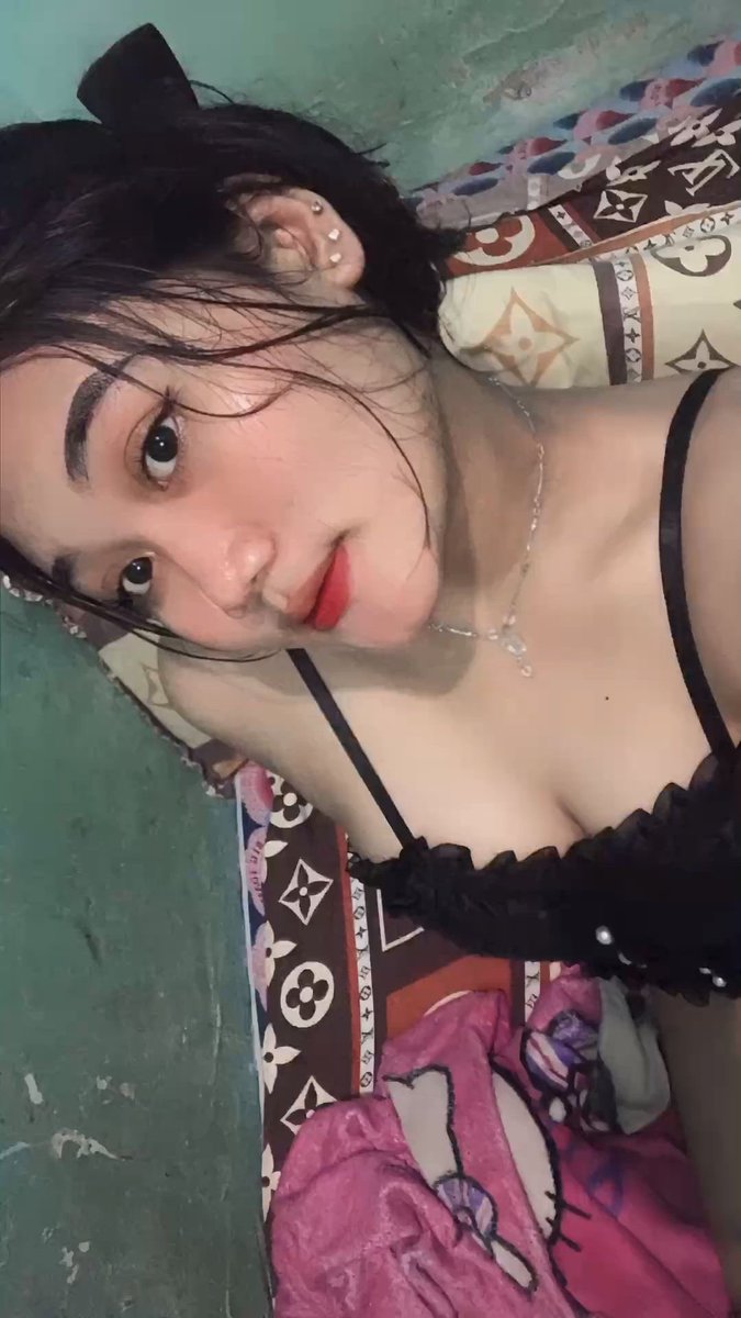 Wulanxx19y's tweet photo. ເມົາ ງ້ຽນ ໃຜກະໄດ້ໂມງນິ ຄອມເມັ້ນເບີໄວ້ ສິເເຊັດຫາເອງ😚😚 https://t.co/b1IaJE8qSR