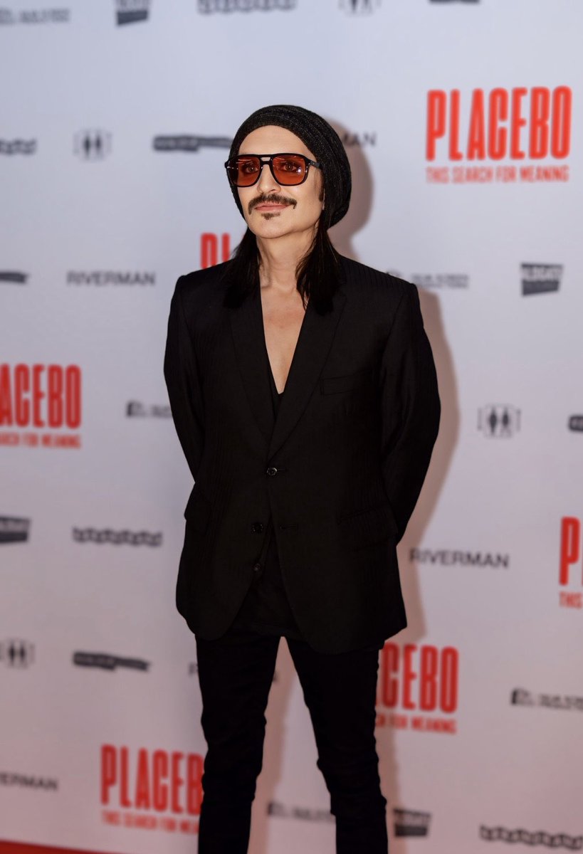 Happy Birthday to Brian Molko 🎤🎸🎉

#placebo #brianmolko #placeboworld #happybirthday #placebofans #hbdbrianmolko #fansplacebo  #happybirthdaybrianmolko