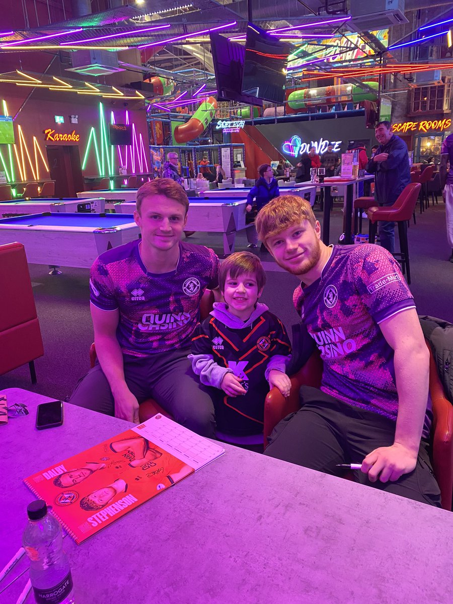 mrsclark1709's tweet photo. @dundeeunitedfc Despite the long night every single player made my little man feel so important. Thank you for a brilliant event that he will remember for a long time to come 🧡🖤 https://t.co/z2B50dowj0