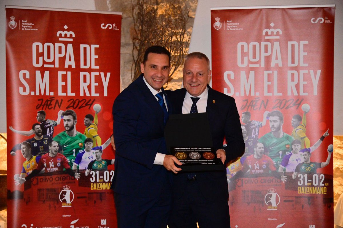 Felicitar a <a href="/Sebastian090578/">Sebastián Fernández</a> reelegido como presidente de la <a href="/FAndaluzaBM/">Federación Andaluza de Balonmano</a>, avalado por el excepcional trabajo realizado al frente del balonmano andaluz.

Enhorabuena y suerte para este nuevo periplo, convencido que llevarás a Andalucía al lugar que se merece en nuestro deporte