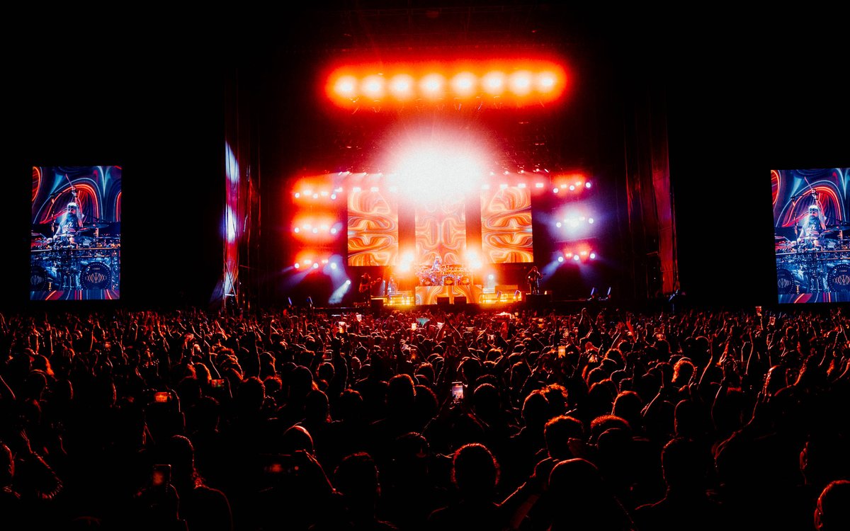 Incredible energy from the fans in Mexico City 🇲🇽 Truly grateful for your support!

Brazil, Argentina and Chile, you are up next!

📸 <a href="/WorkByWolfe/">w</a>