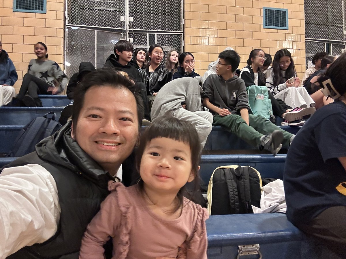 jackpchan's tweet photo. Another win for @middleschool51 students tonight!  Great job! Lori had a great time watching the game! @NYCDOED15 @NYCSchools @DOEChancellor @UFTMS_Division 🏀 https://t.co/6mUaOL9lIk