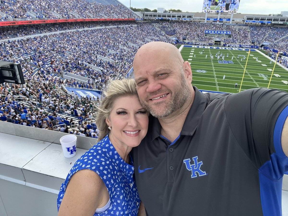SusanSMills's tweet photo. Please help me celebrate this special guy with birthday wishes!He does so much for so many, and always with such joy. @CameronMillz you are absolutely amazing, and I’m so happy that we get to celebrate another year with you. 
#bbn #weareuk #hbd https://t.co/Y6NUO8jFO0