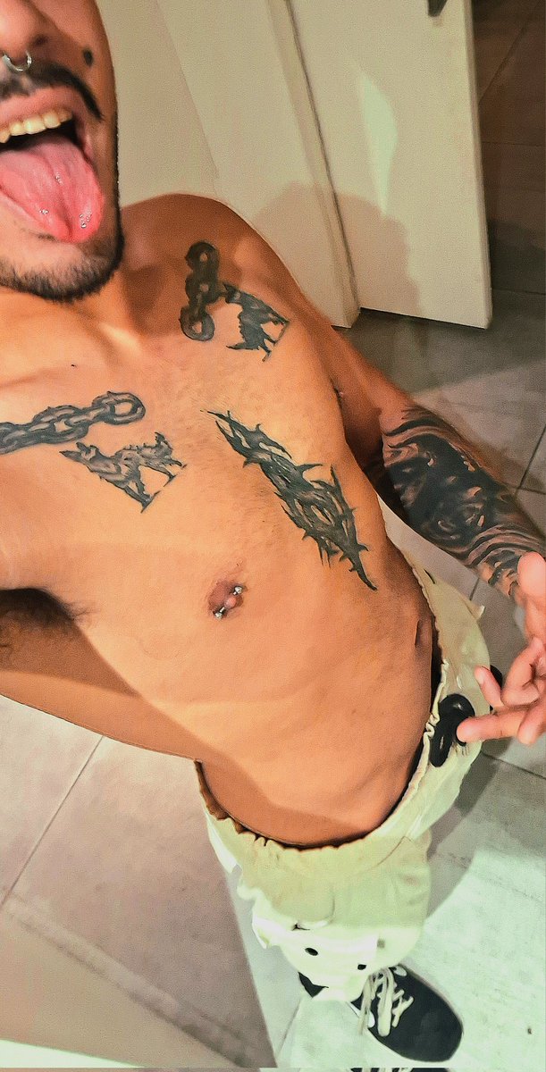 Punk_Bull's tweet photo. ⛓️⛓️⛓️⛓️ https://t.co/hCO1jQzYmf
