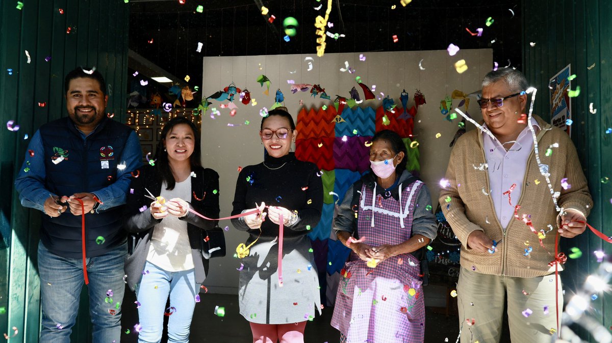 blancaluzmtz's tweet photo. Con gran entusiasmo, iniciamos nuestras actividades en la Expo Diseño 2024, un espacio donde se ve reflejado el esfuerzo y la dedicación de nuestros estudiantes. Es un honor presenciar el talento y la creatividad de los alumnos de tercer y quinto semestre de Diseño Gráfico, Electrónica y Mecatrónica del Plantel 01 Oaxaca, en Tlalixtac de Cabrera. Los proyectos presentados no solo reflejan el aprendizaje y la habilidad adquiridos en el aula, sino también el arduo trabajo de nuestros docentes, quienes guían y motivan a los estudiantes en cada paso de su formación. 

Sigamos impulsando el potencial de nuestros jóvenes, brindándoles una educación de calidad que les permita seguir desarrollándose y superando desafíos. 

#EducaciónQueTransforma #CECyTEO
