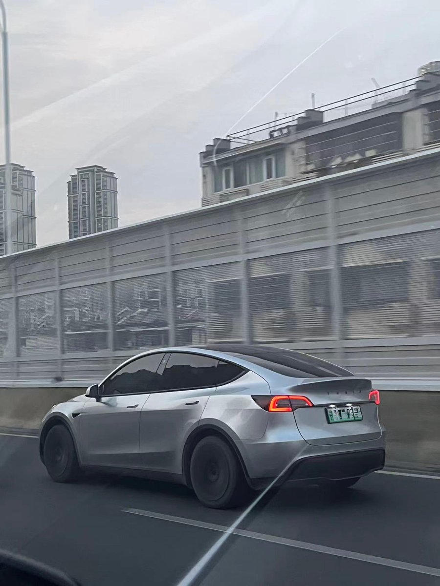 I saw many Teslas in Hangzhou and Wuhan last week.
<a href="/Tesla_Asia/">Tesla Asia</a> 👏👏👏