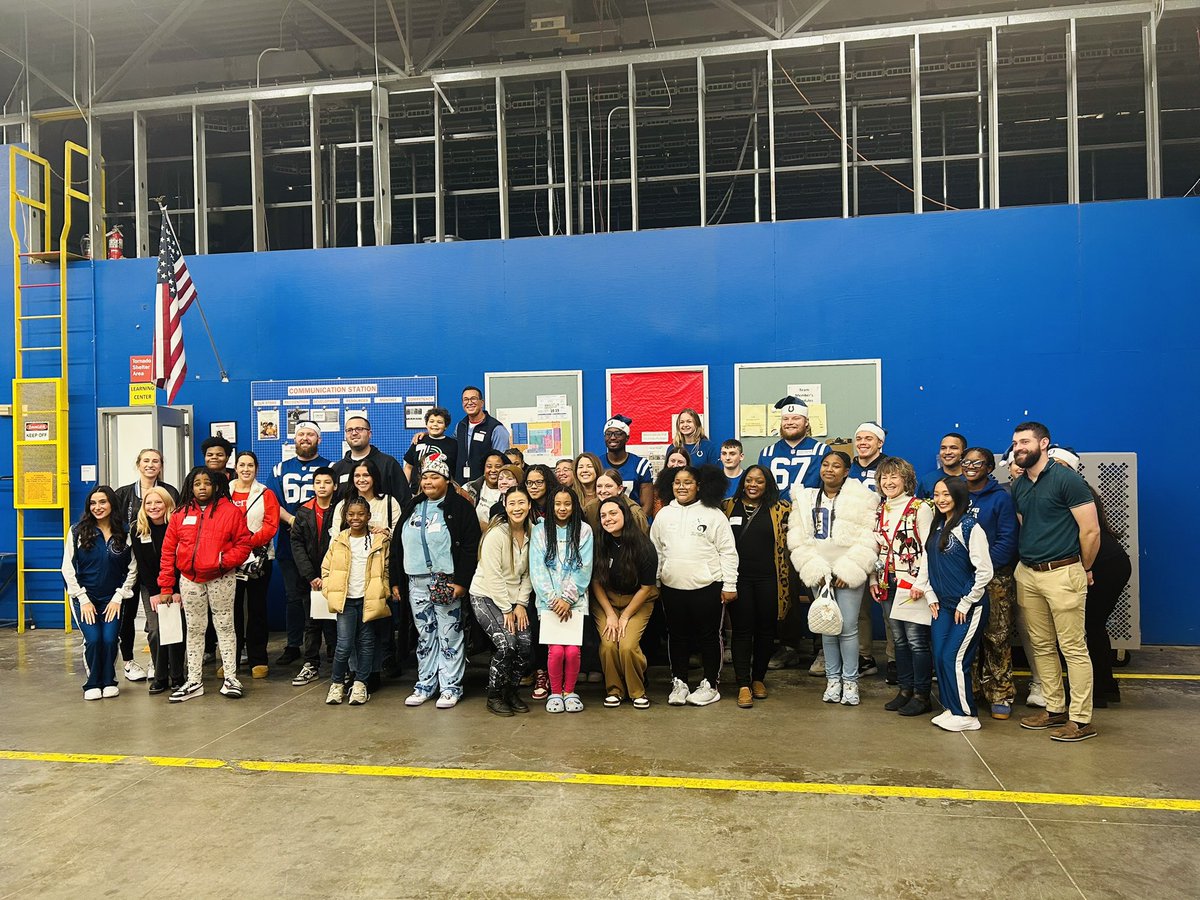 RomeovilleKid's tweet photo. The second wave of shoppers are here at Meijer from the Big Brothers Big Sisters of Central Indiana.

#Colts WR Laquon Treadwell and RB Evan Hull are now joined by C Wesley French and OT Mason Brooks.

Each “Big” and “Little” pair has a $200 gift card to spend. https://t.co/JCXhW7QrsG