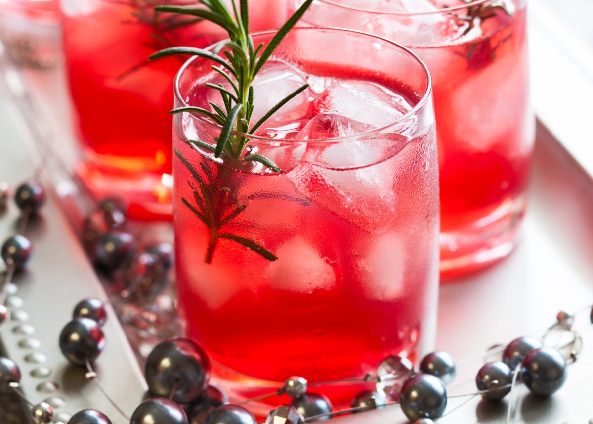 Easy #Christmas cocktails can be made with just 2 ingredients. Discover 12 two-step recipes to serve at your restaurant this #holiday season here:

home.binwise.com/blog/easy-chri…

#cocktailrecipes #mixology