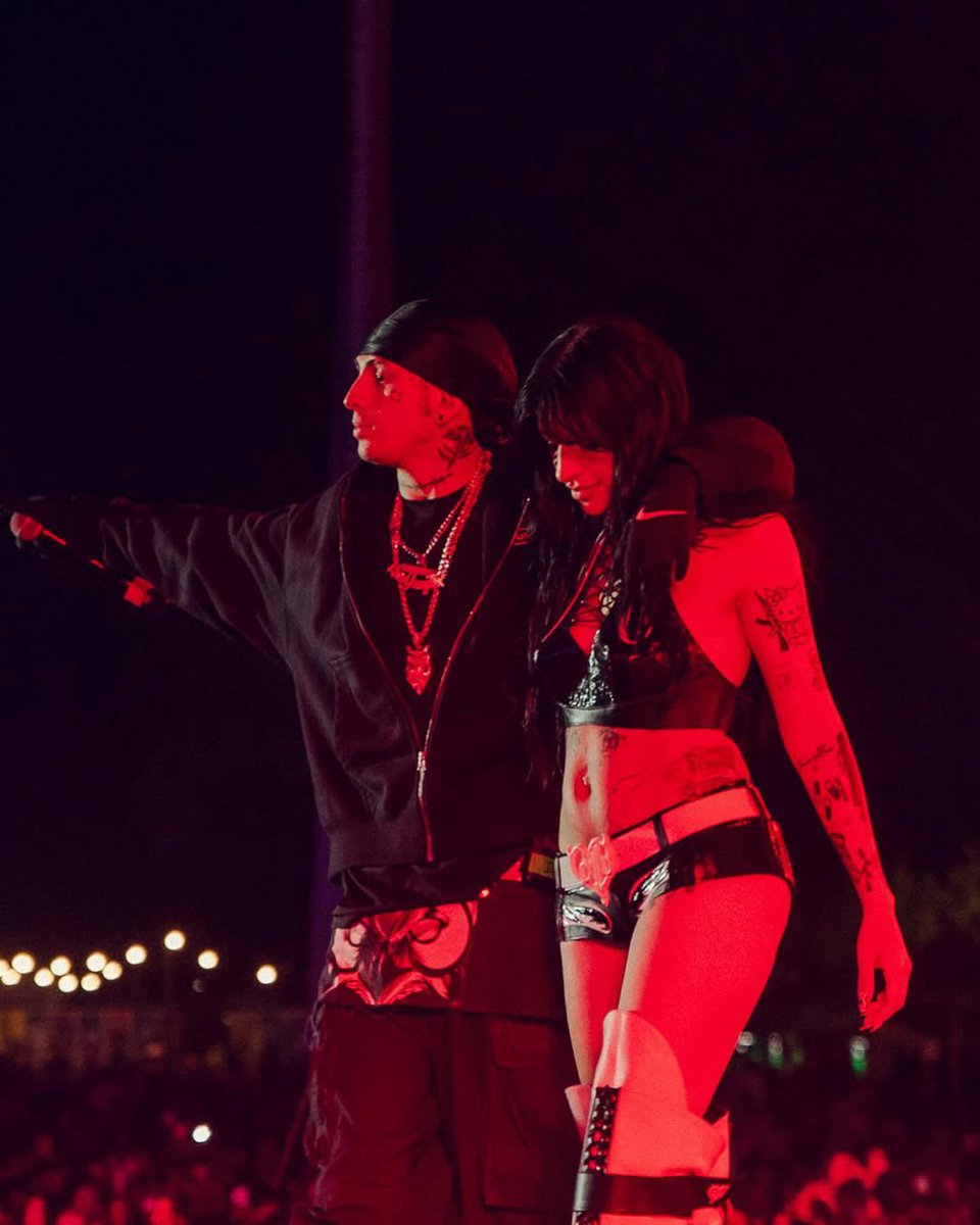 cazzucomunidad's tweet image. Cazzu y Khea en el #BsAsTrap 🔥