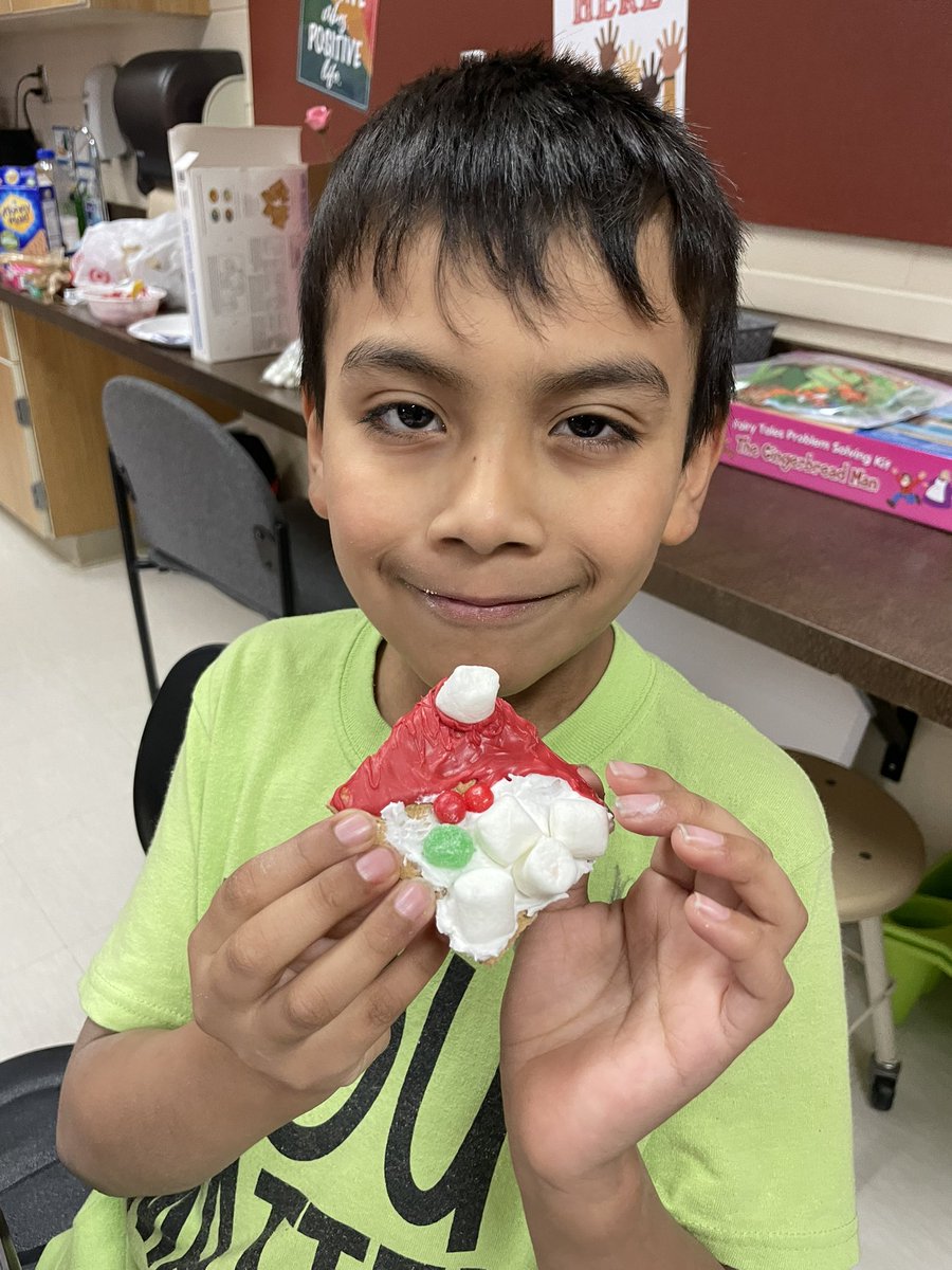 Look at these cute little elves and their Santa snacks! I love spending time with them each week! #homeworkhuddle #santasnack #clubkids #Wearebranson 🎅🏼