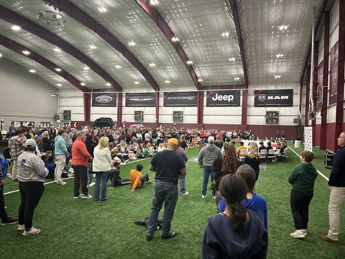 TheVille Athletics (@godragonsgo_) on Twitter photo Signing Day Celebrations are Next Level at Collierville High School โผ๏ธCongratulations to all 26 early signees. Thank you to CHS AD <a href="/otaylor1911/">Orentheus T. Taylor</a> for leading the dayโs celebration. Thank you to all of our fantastic coaches for showing the path to successโผ๏ธ #NextLevelDragons Signing Day Celebrations are Next Level at Collierville High School โผ๏ธCongratulations to all 26 early signees. Thank you to CHS AD <a href="/otaylor1911/">Orentheus T. Taylor</a> for leading the dayโs celebration. Thank you to all of our fantastic coaches for showing the path to successโผ๏ธ #NextLevelDragons