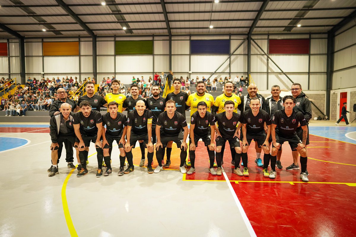 PoasFutsal's tweet photo. Gracias por ser parte esencial de esta gran familia. Su compromiso y dedicación nos inspiran a seguir creciendo y luchando por alcanzar las metas que nos hemos propuesto.

Les deseamos una Feliz Navidad y un próspero Año Nuevo lleno de salud, alegría y logros. https://t.co/5QxzHMUpXV