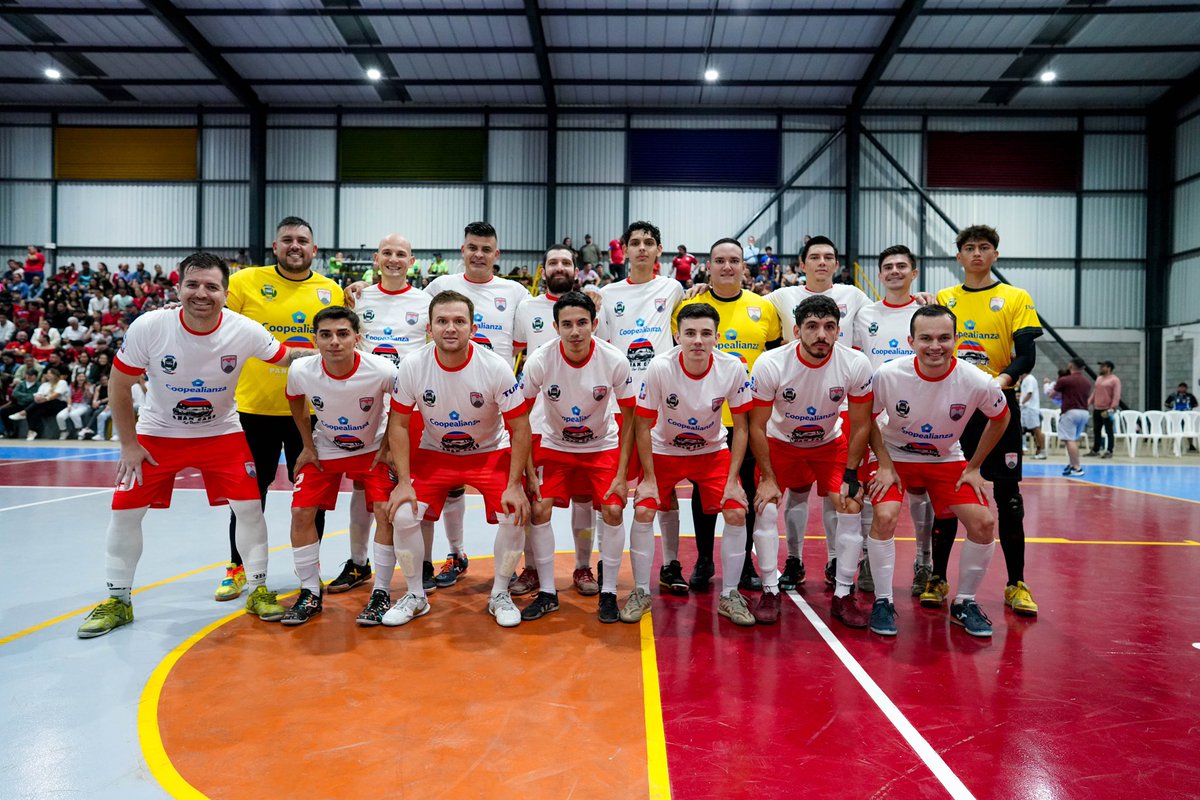 PoasFutsal's tweet photo. Gracias por ser parte esencial de esta gran familia. Su compromiso y dedicación nos inspiran a seguir creciendo y luchando por alcanzar las metas que nos hemos propuesto.

Les deseamos una Feliz Navidad y un próspero Año Nuevo lleno de salud, alegría y logros. https://t.co/5QxzHMUpXV