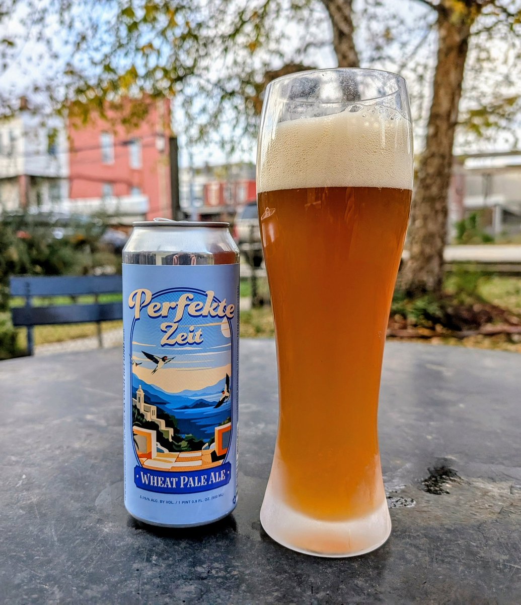 CBCO_Podcast's tweet photo. Day 10 @costco #BiergartenCollection #BeerAdventCalendar w/ #Eichbaum Perfekte Zeit Wheat #IPA, 5 1%. R: Bright hoppy on the tongue, straw sweet finish, 4.25/5π. Drinkable AF!
#GermanBeer #christmasbeer #craftbeer #xmasbeer #beermas https://t.co/GlokLTZgmx