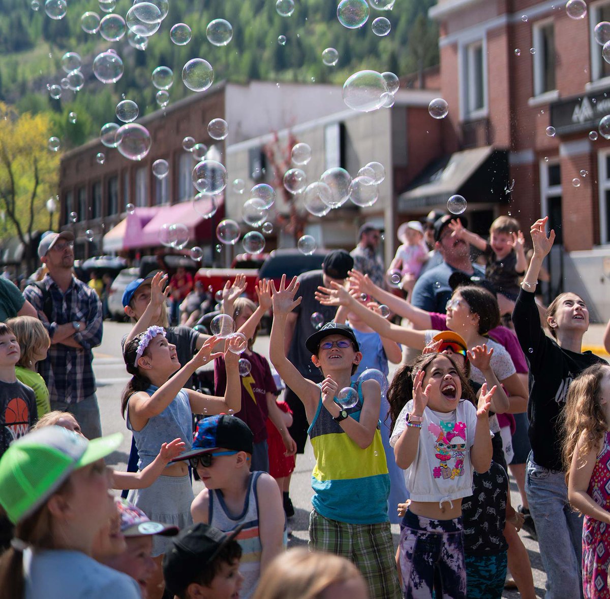 selkirkcollege's tweet photo. The State of the Basin Snapshot Report is an illustrative document prepared by the team at Selkirk Innovates that provides a summary of environmental, economic, cultural and social well-being across the southeastern region of the province. Find out more: https://t.co/cCUD3gH1qU https://t.co/wBGUomYki0