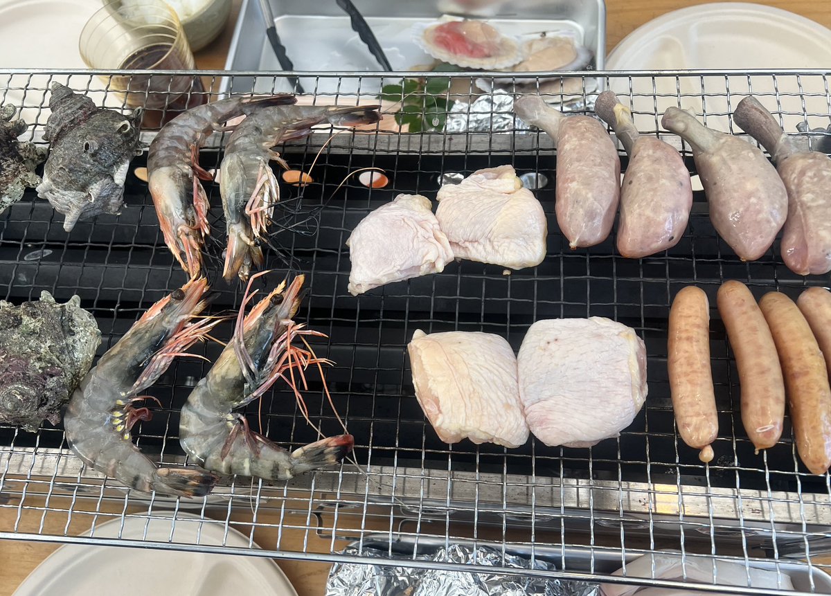 0608hako's tweet photo. 昨日は奏の森ResortsでBBQ🍖と11プロジェクト忘年会❗️

お肉&amp;海鮮のBBQは品数豊富でお腹いっぱい😁
初マシュマロ焼きも美味しかった🤤

忘年会は和食「遙」で開催

お土産は「CALM」のパン🍞と「MARCHE」で肉バーグ🥩

また奏の森に行くぞ❗️

#奏の森
#奏の森Resorts
#11プロジェクト https://t.co/56WLu6DeQp