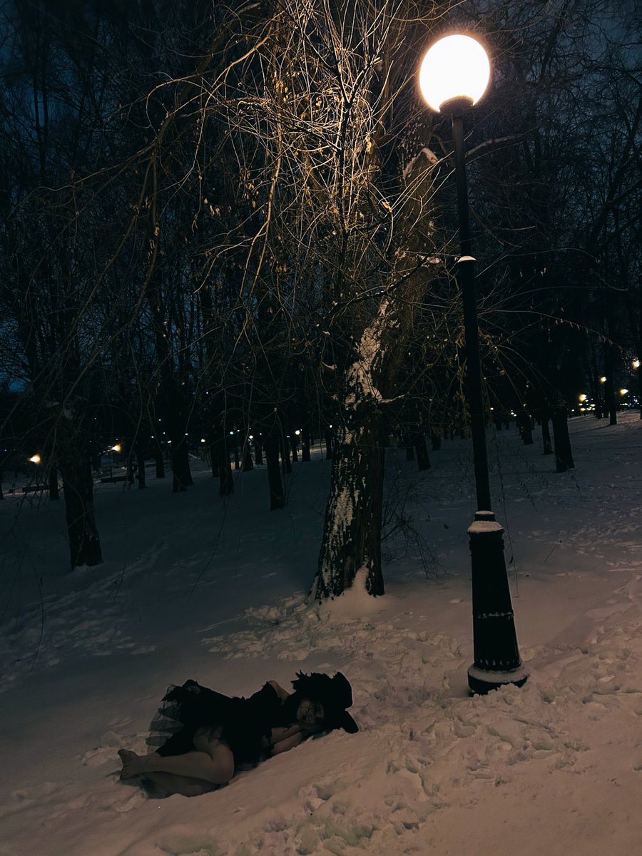 Why is it... so cold here?  

#Murderdrones #TessaJamesElliott #cosplay