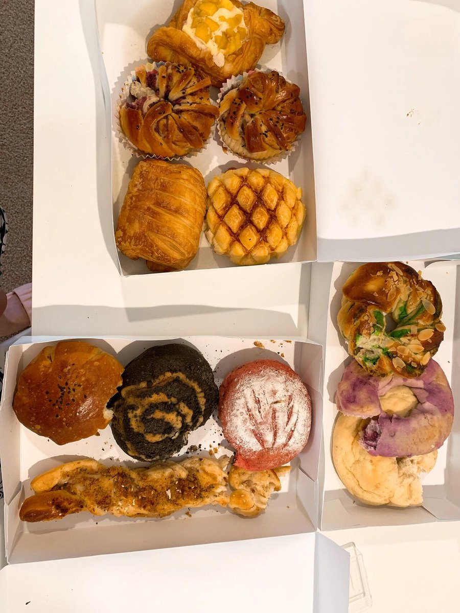 Lisa_line4's tweet image. I bought my favorite European-style bread today. It tastes amazing—soft and fluffy, yet dense and chewy. It has this sweet and fragrant aroma that’s just irresistible! 🥖✨#Charlotte #EuropeanBread #tuesdayvibe #Tuesday #TuesdayFeeling #tuesdaymotivations #TuesdayVAR