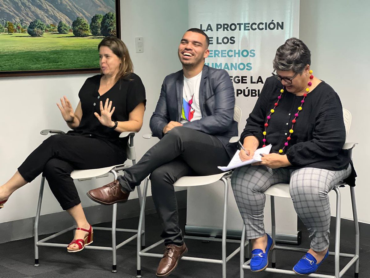 Nuddsove_'s tweet photo. En conmemoración del Día de los Derechos Humanos y del Día de la Respuesta al VIH realizamos el foro: Seguir el Camino de los Derechos  en alianza con @ONUSIDA_VE 

Con las ponencias de Adriana Aponte, Directora País de ONUSIDA, Morella Alvadoro Directora de Cultura y @soyleninc https://t.co/w3MfD7v0Wl