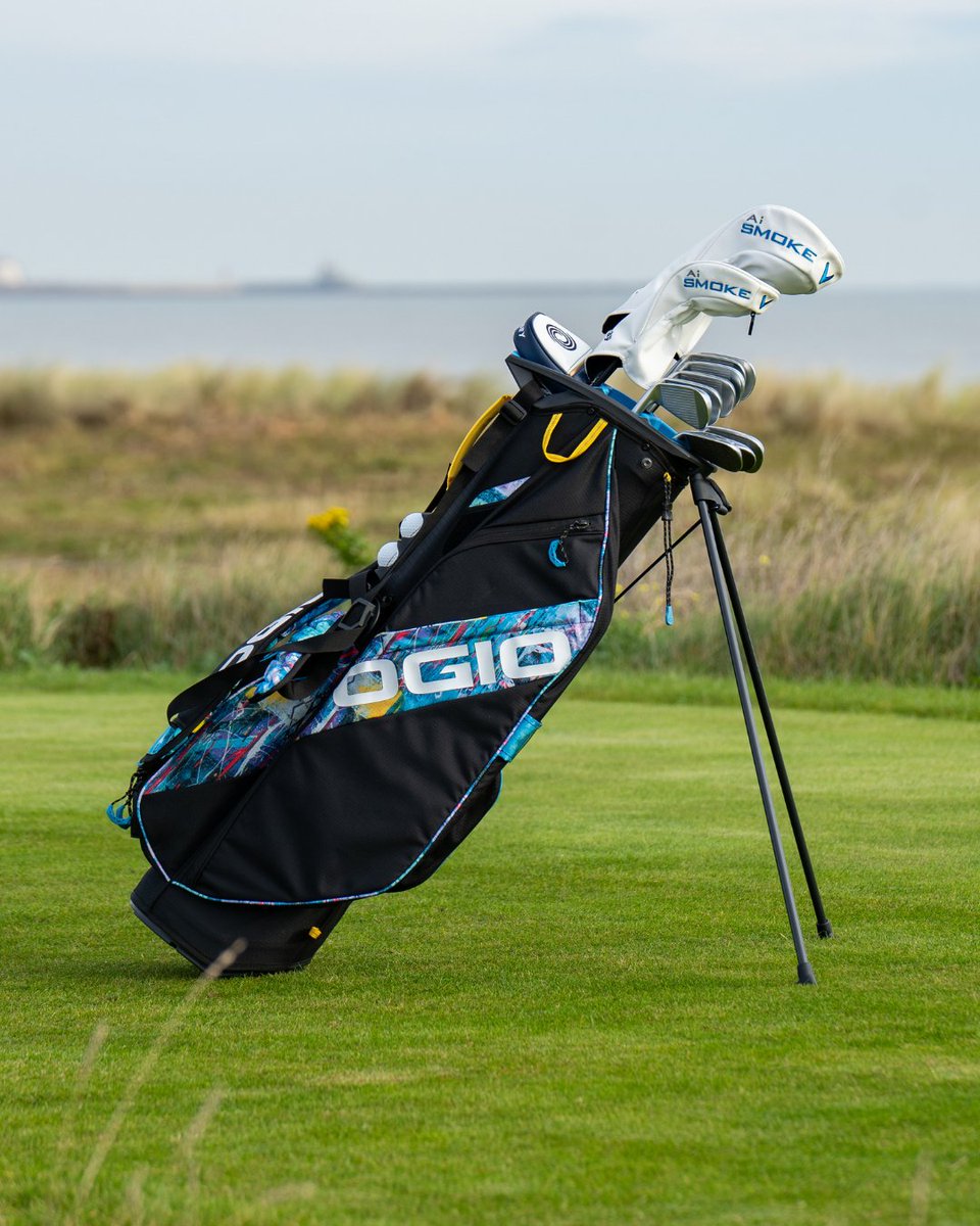 GolfOnline's tweet image. Lightweight meets bold design🎨 

The OGIO FUSE Stand Bag in Graffiti Kaleidoscope blends style with innovation. Rapid access pockets, Fit-Disk straps, and more!

Explore this design and others now. LINK IN BIO 👆

#OGIO #GolfGear #GolfBags