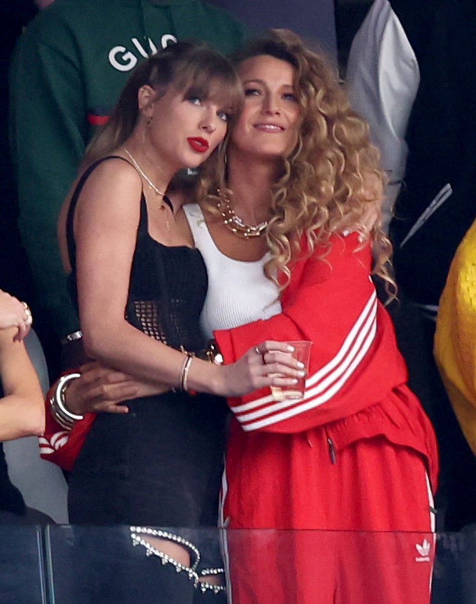 MarMadVic's tweet photo. #Twosdays with #Blaylor  :Goddesses of the hour Taylor Swift and Blake Lively!😈😍🥵🔥 https://t.co/JxYSlAyjJd