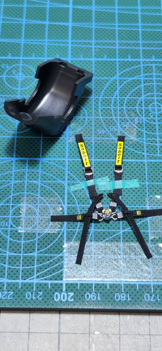 fk_models2x's tweet photo. カーボンパーツ類は、カーボンデカール➡クリアー➡調色セミグロスクリアーで乾燥待ち。その間小物類を進めてます。
#newscratch #AT04 #Tsunoda #Alphatauri https://t.co/JOn8JXzdy4