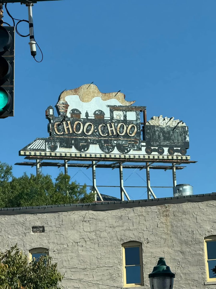 A visit to the famous Chattanooga Choo-Choo is included on our Mountains, Moonshine &amp; Music City Tour
travellingtime.co.uk/mountains