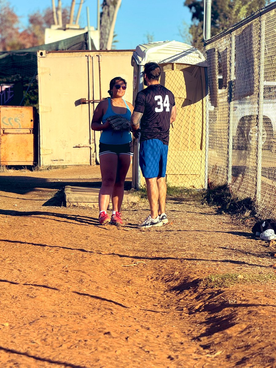 LehuaSiaki's tweet image. Some clips from Pre-Thanksgiving tournament grateful to the Coaches/Staff that came out to watch &amp;amp; the teams who came to compete ALSO to my fave in-person pitching coach, Coach Juan for taking me on for an hour🥎💪 @PHmechanics #PGFShowcase #Softball #NWBullets #PreThanksgiving