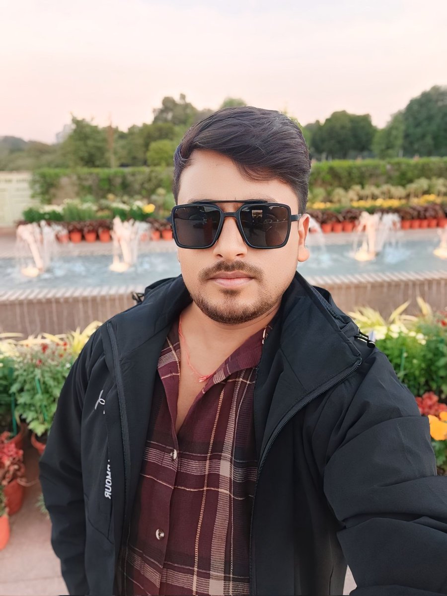 RRajput5143's tweet photo. जहां आदर नहीं ,वहाँ जाना मत, जो सुनता नही उसे समझाना मत,और जो सत्य पर भी रुठे उसे मनाना मत। ✨ https://t.co/78OjdUCSh1