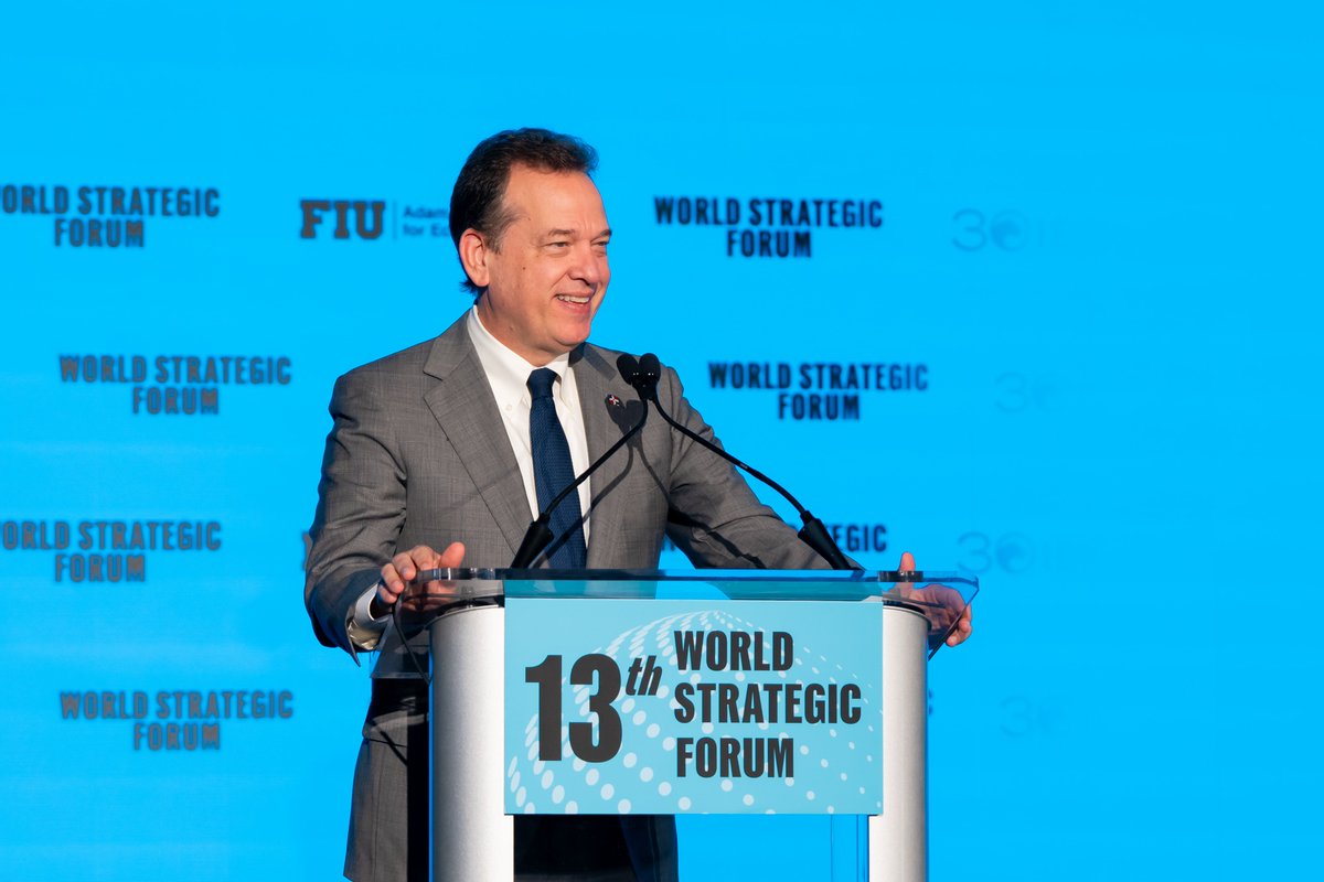 itobisono's tweet photo. Como parte de nuestra agenda en el #WorldStrategicForum participamos en el almuerzo de networking Art at the Crossroads of Business, Investment and Technology, en el que tuve el privilegio de compartir con Robin Bernstein, exembajadora de EE. UU. en RD 🇩🇴; Carlos Díaz-Rosillo; Raúl Rocha Cantú, empresario mexicano y propietario de Miss Universo; y Gary Nader.
Seguimos forjando futuro gestando sinergias positivas en el presente.