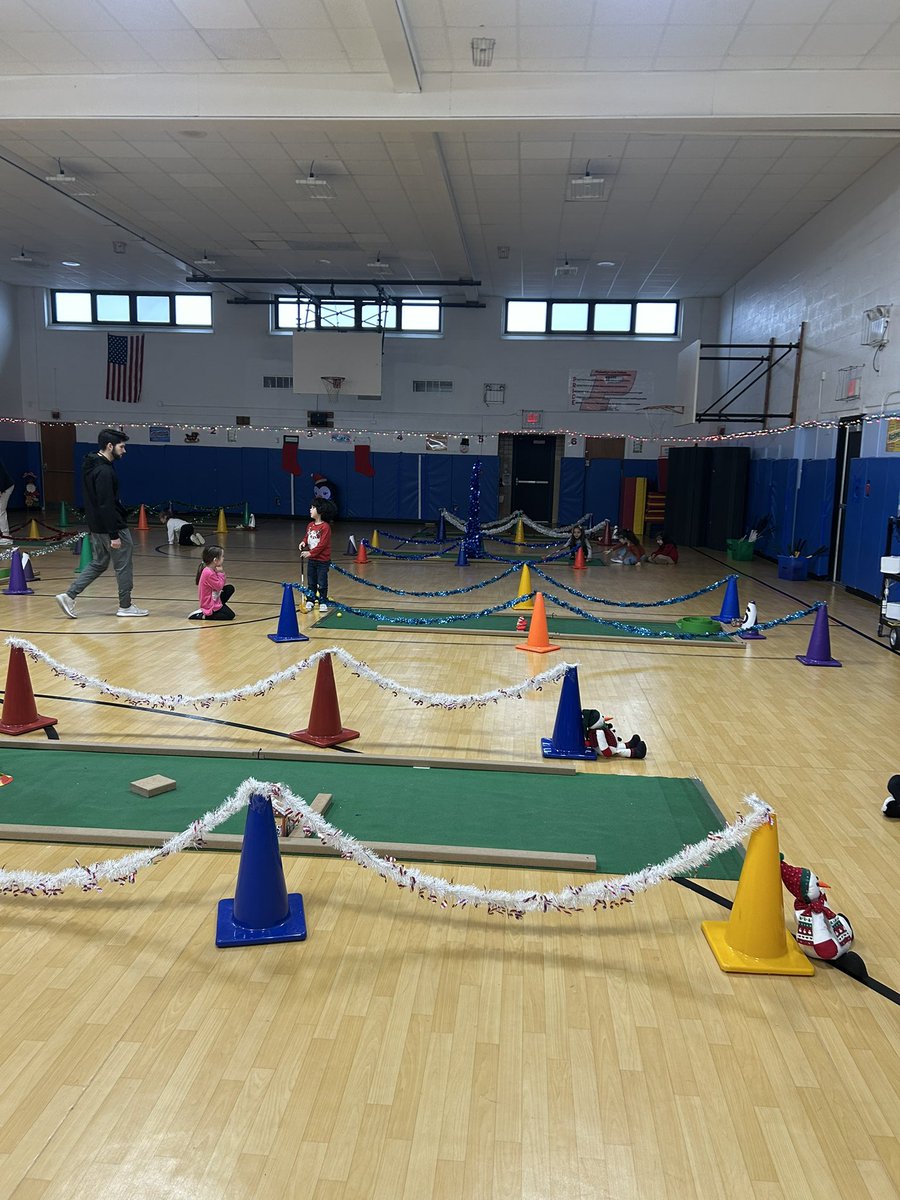 MsCsBusyBees's tweet photo. Thank you Mrs. S for an AWESOME gym class! How fun and festive is this gym🎄 #plainedgeprek https://t.co/j6PVxiq6y8