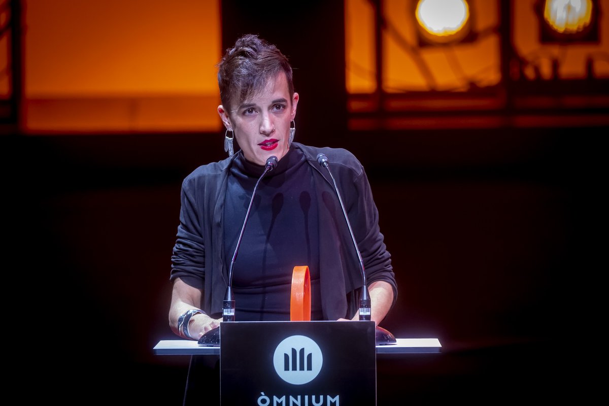 albertsalame's tweet photo. Si el president de la Generalitat renuncia a participar en els premis culturals impulsats per l'entitat cultural més important del país, renuncia a ser president de tots, tal com assegurava. 
Assisteix a les fires regionals espanyoles, però no a la Nit de Santa Llúcia d'@omnium ? https://t.co/F8lCd5LDN6