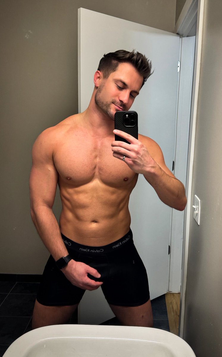 Maxwell tweet media