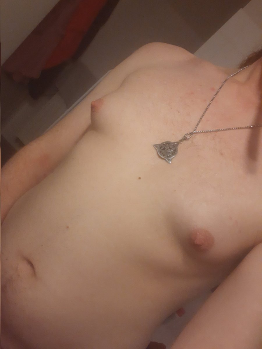 Au bout de 6 mois J'commence à vraiment avoir des nénés hihi