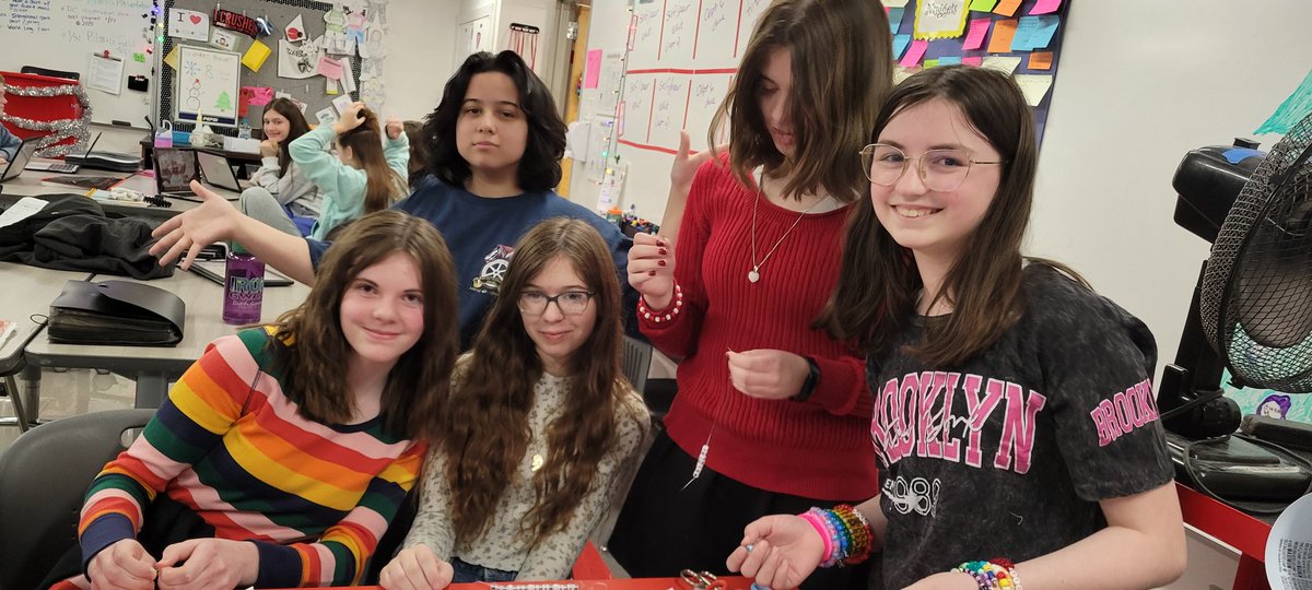 MrsFrygier's tweet photo. In appreciation of World Language Week, we made Bidi Bidi Bom Bom bracelets today! @FPSchools https://t.co/uM9Eu2mUlE