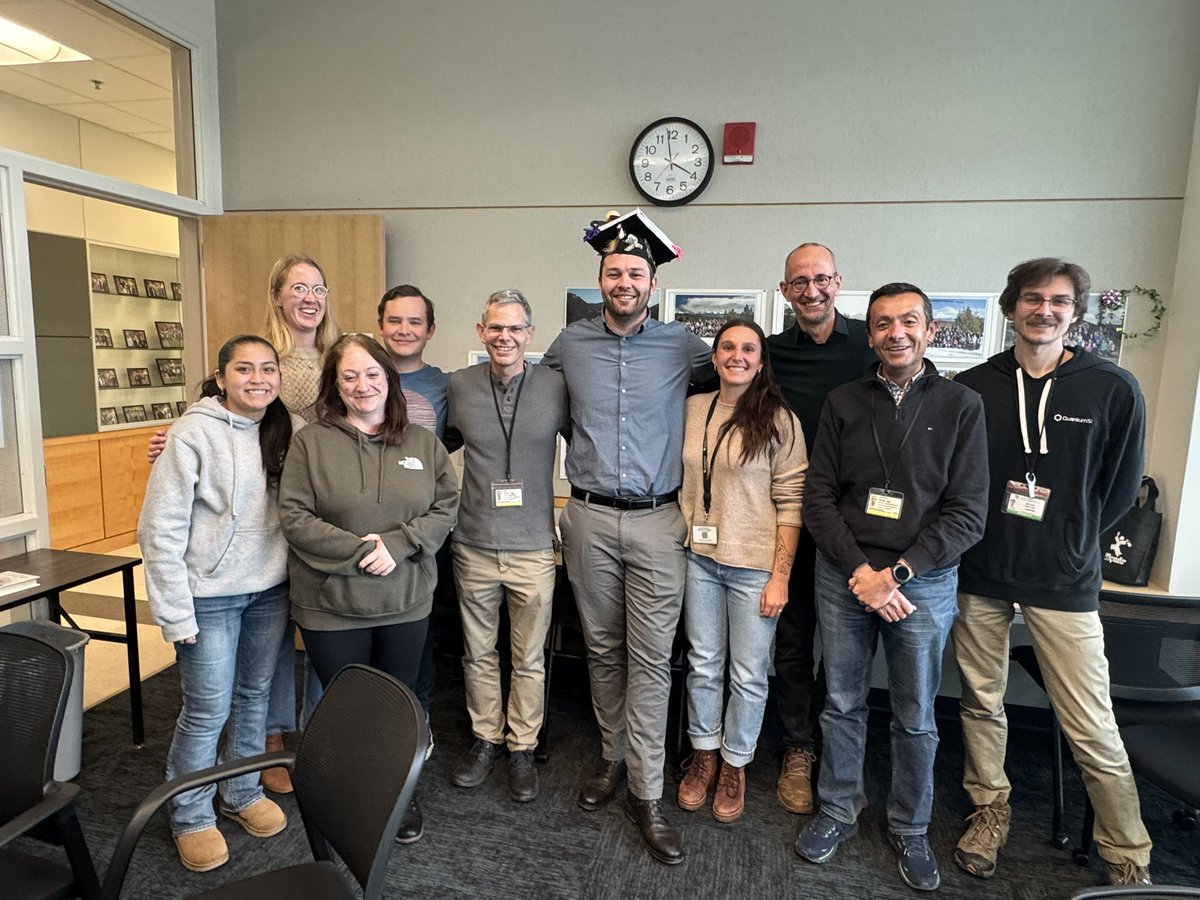 LabVogeli's tweet image. Here is our new graduate Dr. Nichols #NMR @CU_BMG @CUAnschutz