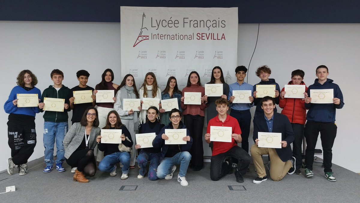 Liceo Francés Sevilla tweet media