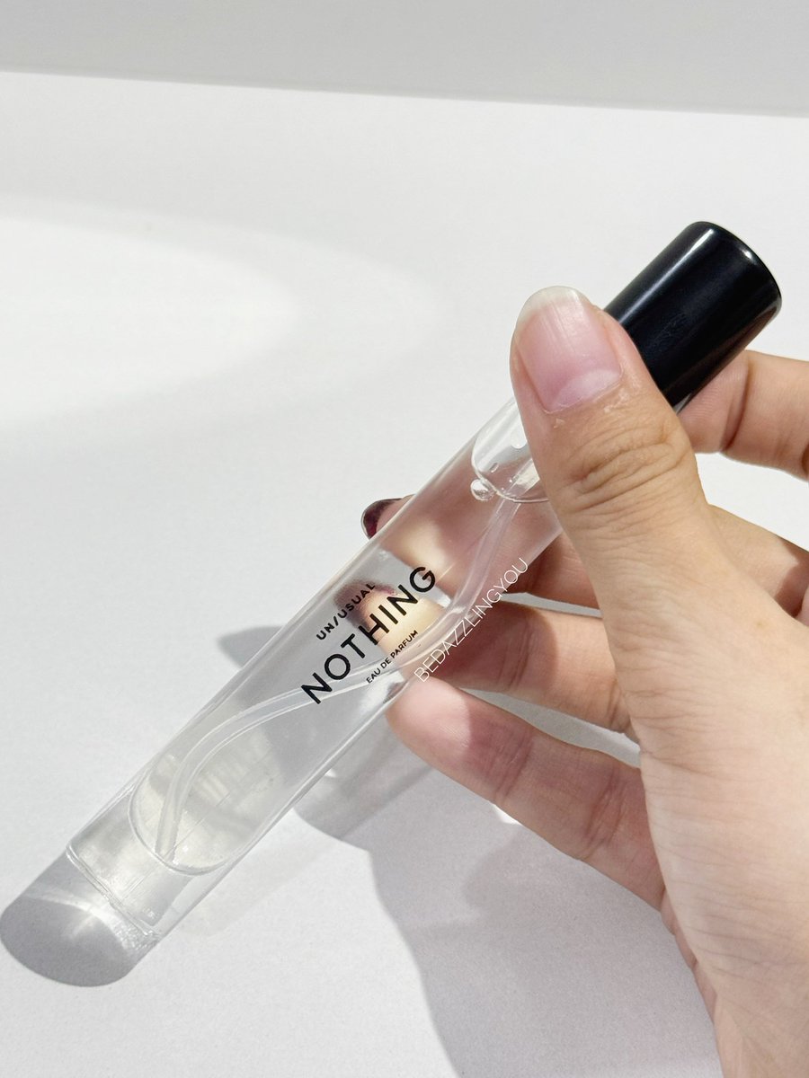 ini parfum beneran tipe lifting up the mood bgt, cocok dipake pagi abis mandi

fruity floral, clean simple, tapi dry downnya unik elegan, UNISEX + VERSATILE 👌🏻

deserved the hype lah