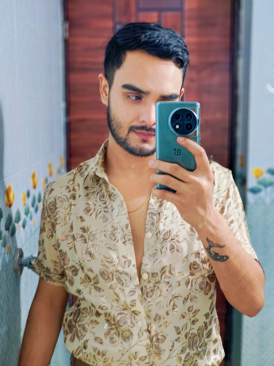 BormonKushan's tweet photo. #lateupload #PartyTime #formalwear #stylebyme https://t.co/t1IHIxFmpX