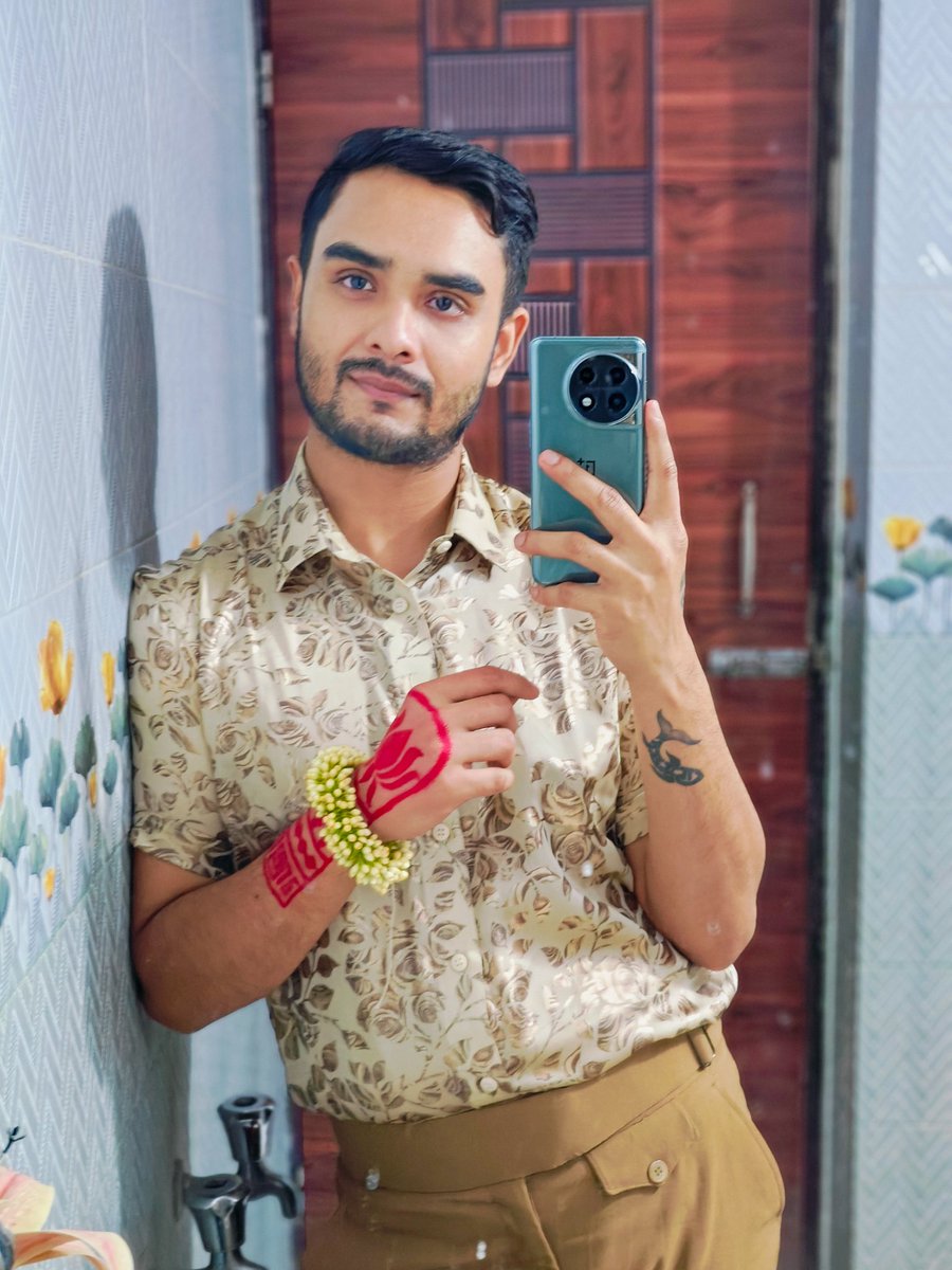 BormonKushan's tweet photo. #lateupload #PartyTime #formalwear #stylebyme https://t.co/t1IHIxFmpX
