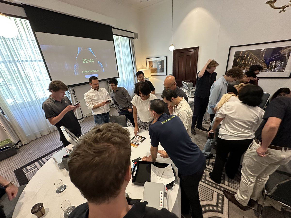 ProfBenEggleton's tweet image. It’s the season of retreats - today with the @EggletonLab team @Sydney_Uni for a fantastic day of strategy shaping and team building.
@NSWsensing #jericho_smart_sensing