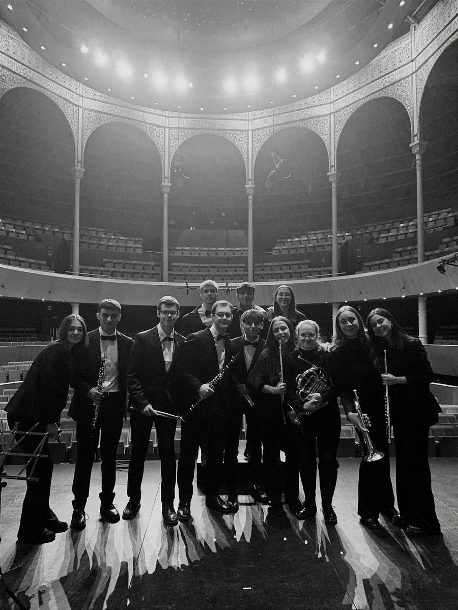 luciiaramon's tweet photo. ❤️‍🩹🎶 https://t.co/3zd2ejiIMa