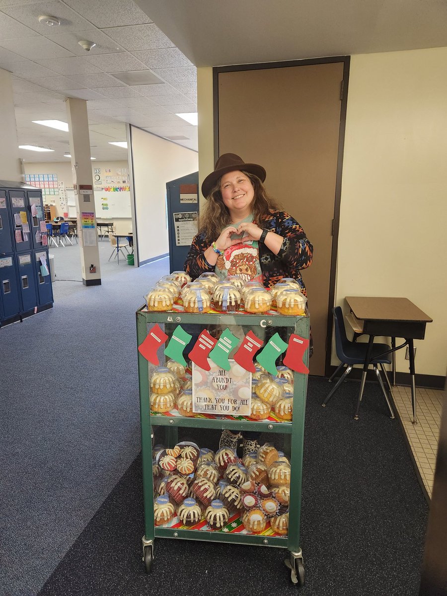 Spreading nothing Bundt holiday joy!  Thanks <a href="/tessrenae02/">Dr. Tessia Brixey</a> <a href="/MissGreerClass/">Trameisha Greer M.Ed</a>