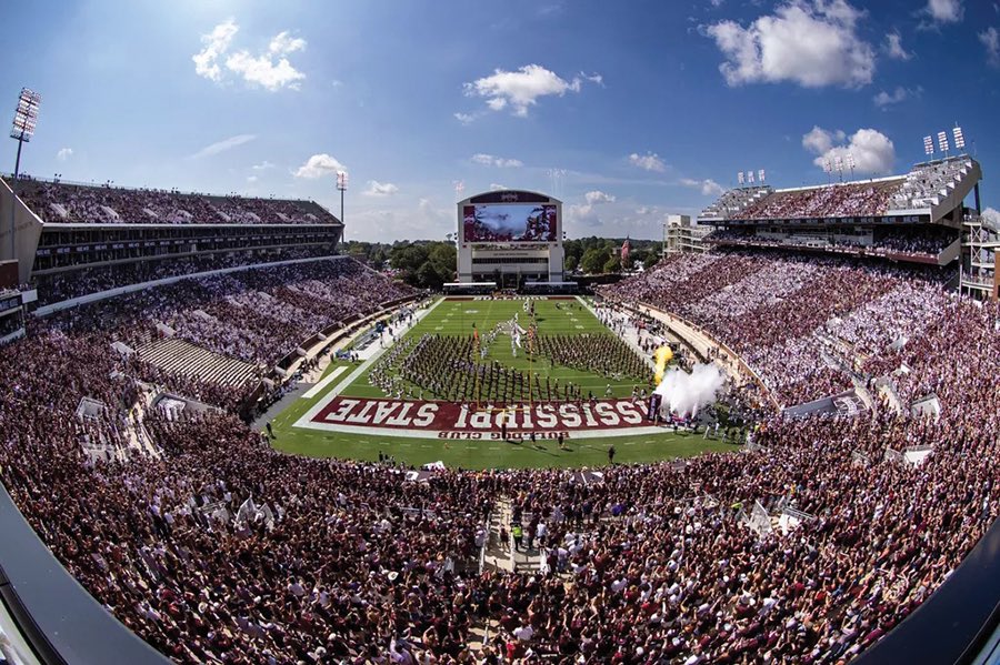 I’m blessed to receive a offer from Mississippi State <a href="/Coach_Leb/">Jeff Lebby</a> <a href="/CoachUno1/">Courtney Williams</a>