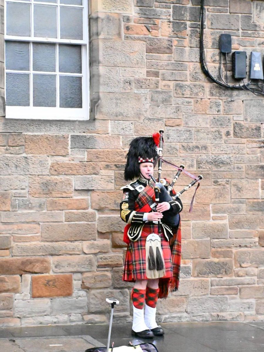 loritakelly62's tweet photo. Whether you’re interested in history, arts, or just exploring a vibrant city, Edinburgh offers a wealth of experiences💯 https://t.co/gAKYe3WQop