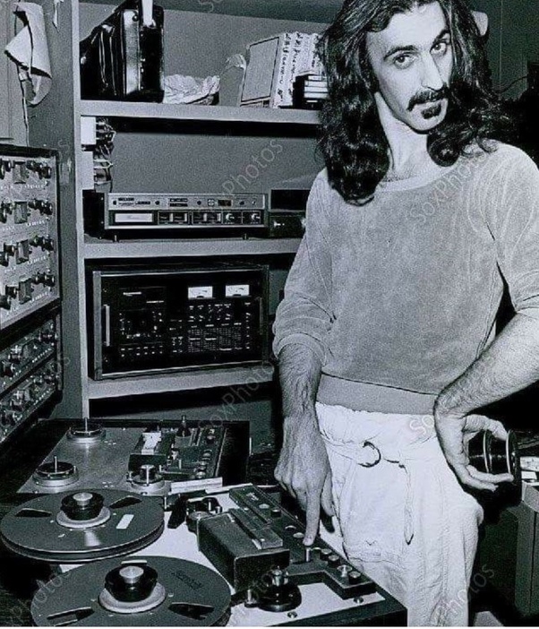 LuizSantosMusic's tweet photo. Frank Zappa 1969 07 05 Newport Jazz Festival
https://t.co/Ewb5sb8K5f
#jazz #art #jfunk #blues #rock #fusionjazz #jazzlegends #jazzmusic #70s https://t.co/bwSDa27Ut5