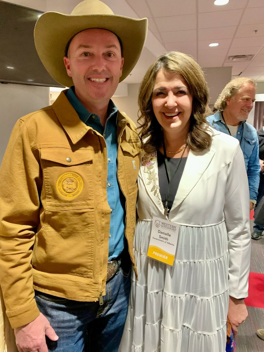 ABDanielleSmith's tweet image. A big thank you to Governor Mark Gordon @GovernorGordon of Wyoming and Governor Spencer J. Cox @GovCox of Utah for taking the time to engage in important discussions about strengthening the Canada-U.S. trade relationship.

By leveraging our shared strengths in responsible…