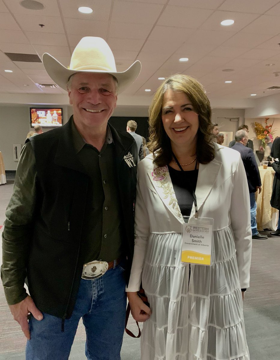 ABDanielleSmith's tweet image. A big thank you to Governor Mark Gordon @GovernorGordon of Wyoming and Governor Spencer J. Cox @GovCox of Utah for taking the time to engage in important discussions about strengthening the Canada-U.S. trade relationship.

By leveraging our shared strengths in responsible…