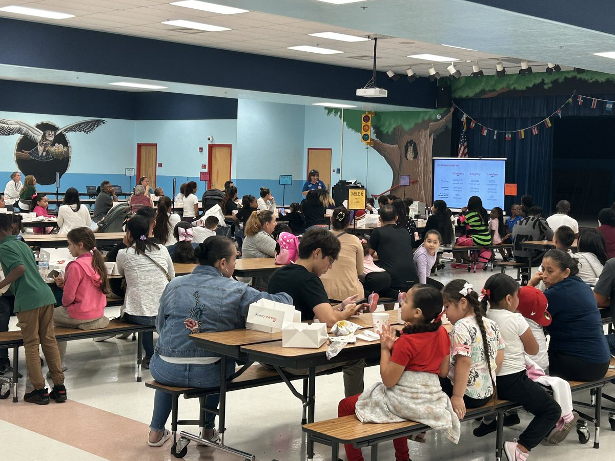 Literacy Night at Forest Hill Elementary!  It was a huge event and we had a lot of participation! Thank you to New Worlds Reading and our Forest Hill community for tonight’s event !