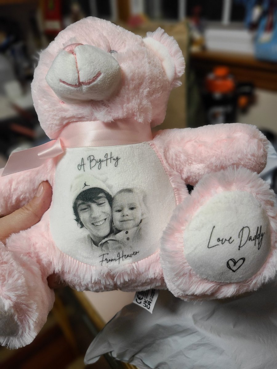 MandelynneCook's tweet photo. I bought this for my niece for Christmas, she just lost her daddy in May. I received it today and I'm sooo happy with how it turned out 😭😭 https://t.co/ayqSGWVPJb